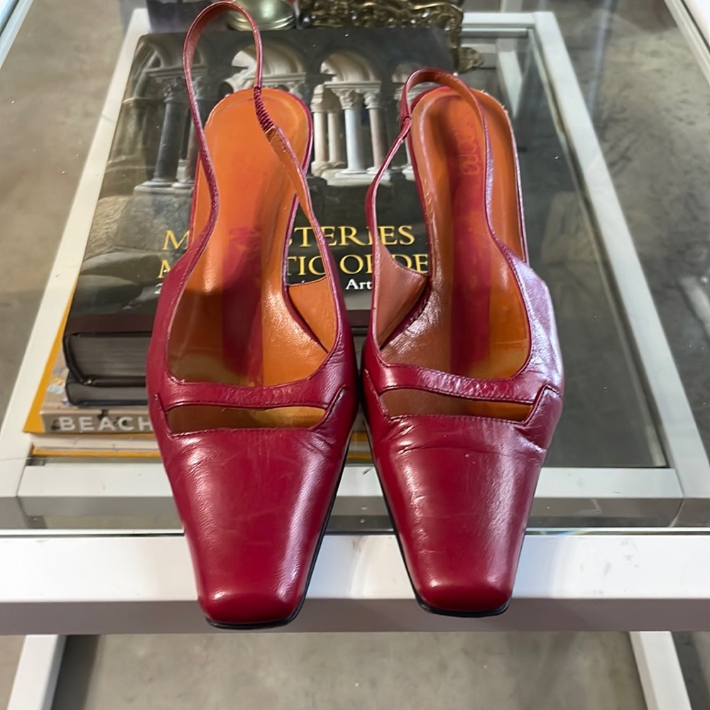 BCBG woman’s heels